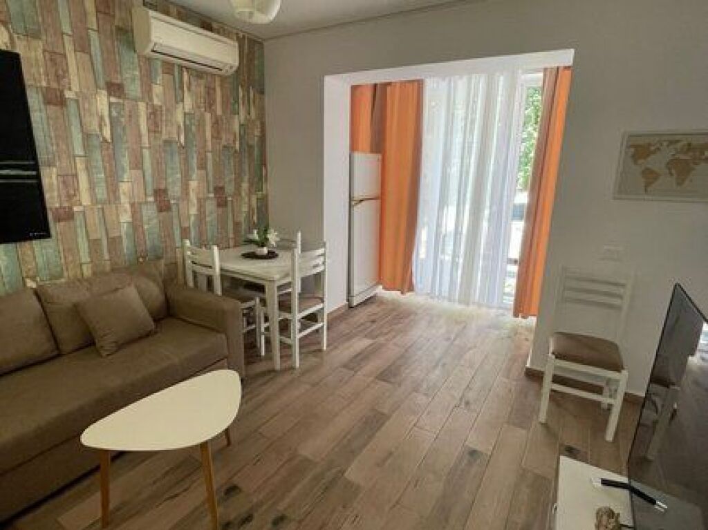 Shitet , Apartament 1+1 , Mine Peza , Tirane