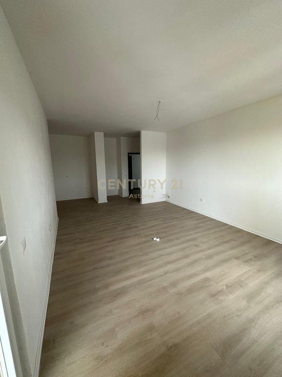 Shitet apartament 3+1+2 në kompleksin Grand Gallery, Yzberish.