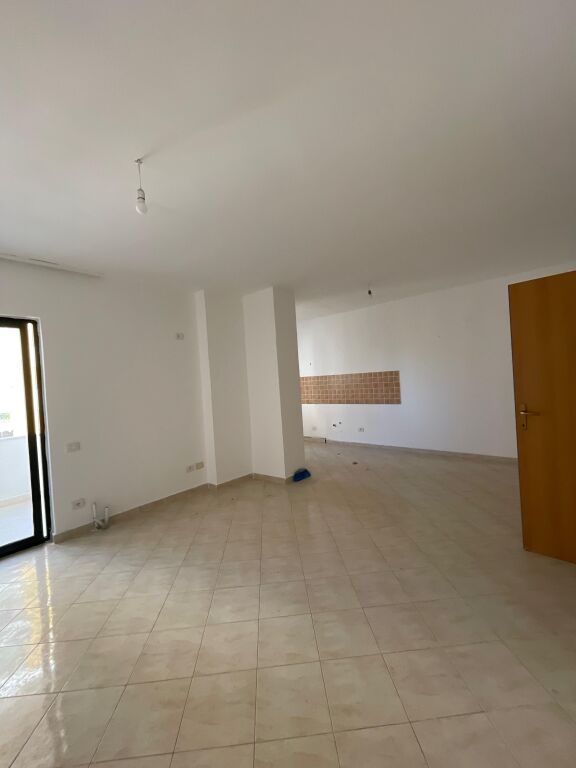 Apartament 2+1+2 për Shitje – Pranë Ish Fabrikës së Bukës, Durrës