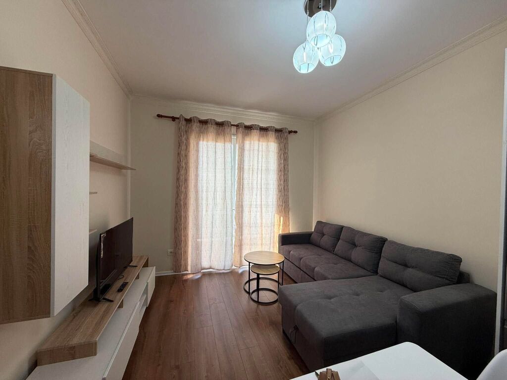 Ullishtes Roundabout Kamez - Donald Trump Boulevard / 350 thousand lek per month