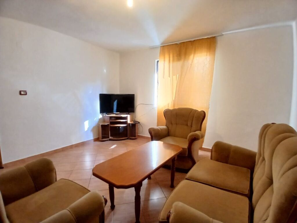 Appartamento in affitto 1+1 - 📍21 Dhjetori, via Artan Lenja vicino al complesso Contatto 350 mila lek