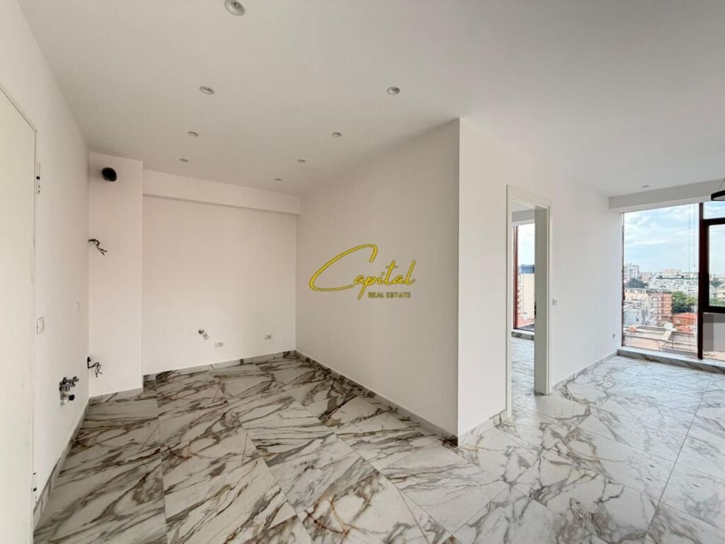 BUSINESS PREMISES FOR RENT 70 M2 KAVAJES STREET 1,200 EURO
