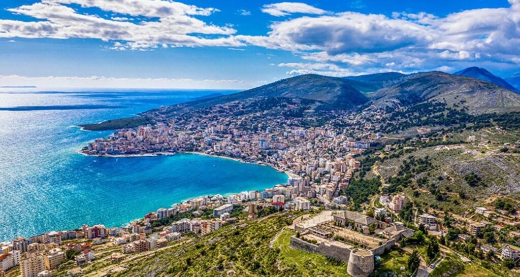 🏡 Shitet Truall në Sarandë – Mundësi e Shkëlqyer Investimi