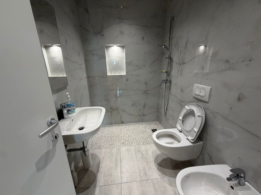 Liceo Sami Frashëri, Affittiamo appartamento 2+1+ Parcheggio