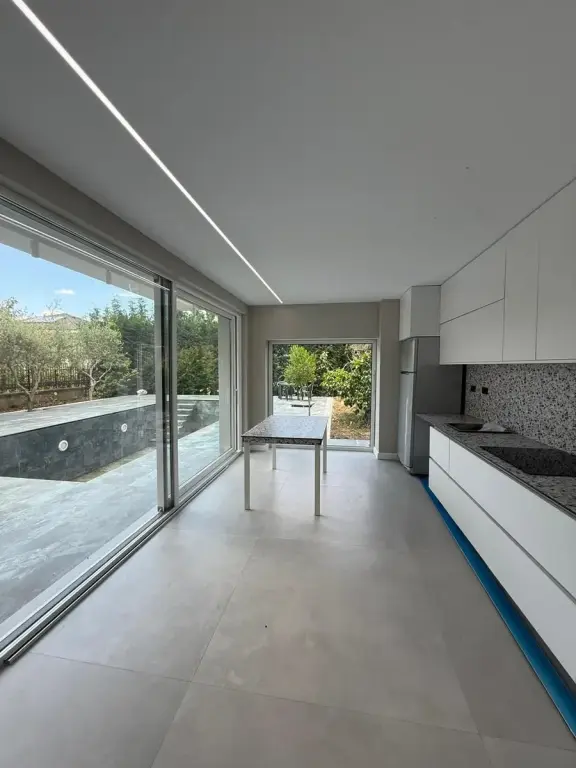🏡 Vila me Pishine per qira – Rolling Hills Residence