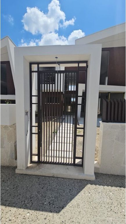VILË MODERNE PËR SHITJE – MJULL -BATHORE, TIRANË! 780,000 €