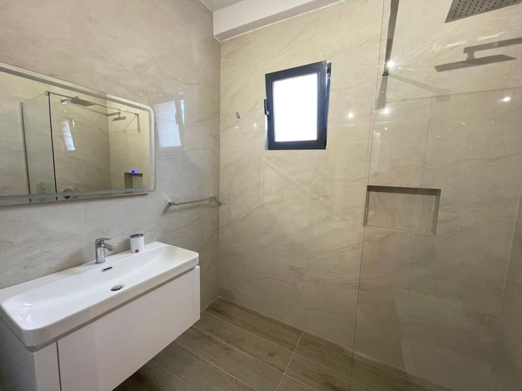Luxe Apartament 2+1 for rent in Vlore