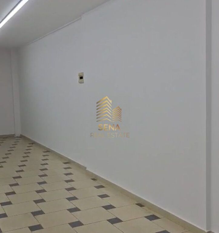 In affitto, locali commerciali duplex 134m², Via Myslym Shyri, 150.000 Lek/mese