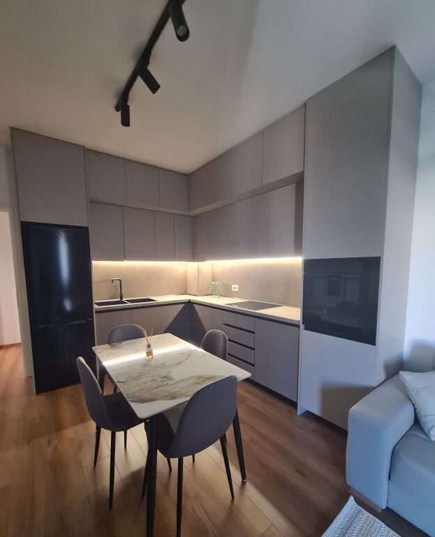Affitto | Apartament 1 + 1 | Rruga Ali Visha | 700 €/mese