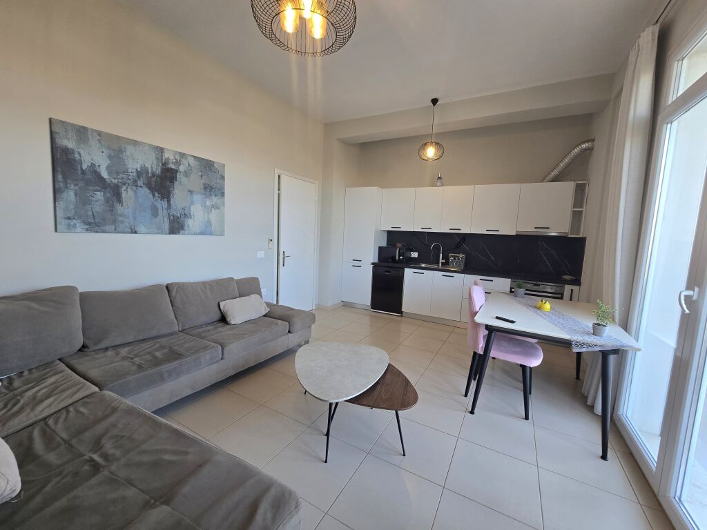 Apartament 2+1+2+2Blk Me Qira Me Pamje Nga Kopshti Zoologjik