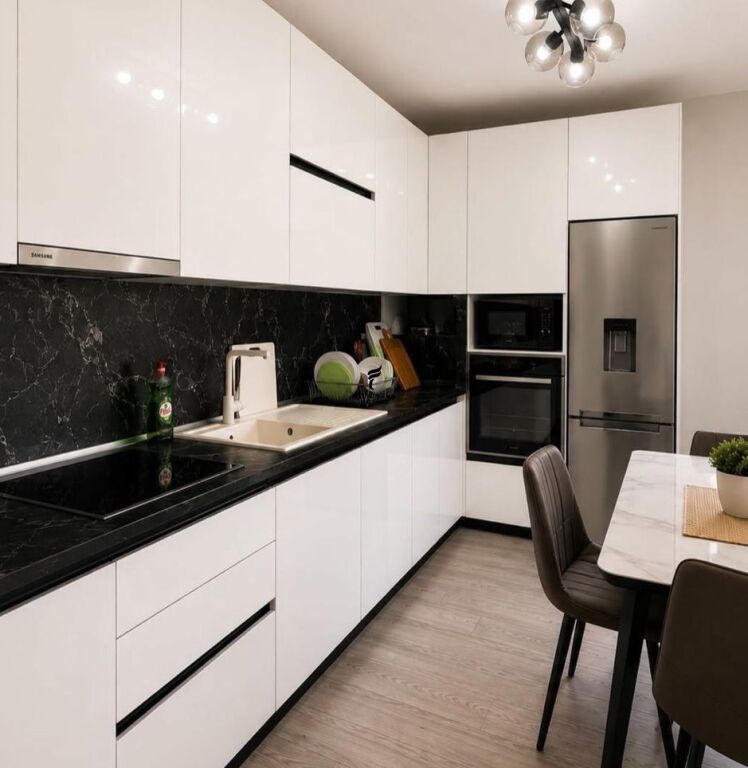 SHITET APARTAMENT 2+1 KOPSHTI BOTANIK 180.000 EURO FH-79855