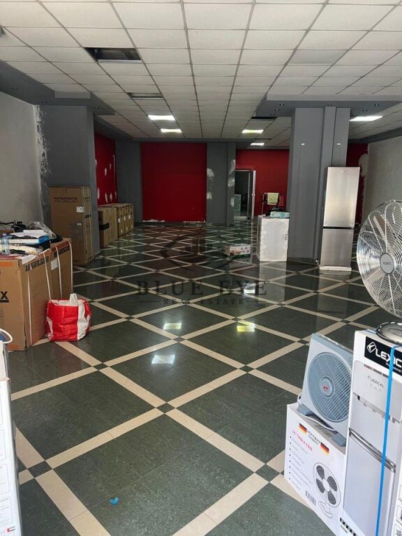Ambient Biznesi me Qira pranë Stacionit të Trenit
