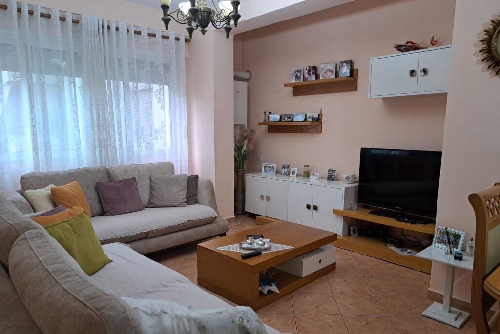 Shitje | Apartament 2 + 1 | Komuna e Parisit | 180000 €