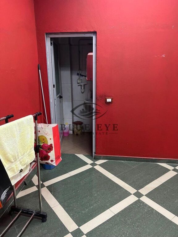 Ambient Biznesi me Qira pranë Stacionit të Trenit