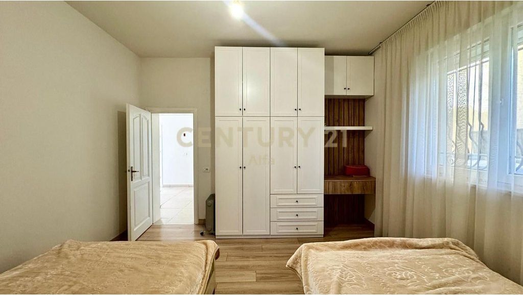 In vendita piano villa 2+1 con ingresso indipendente e cortile privato, Misto Mame!
