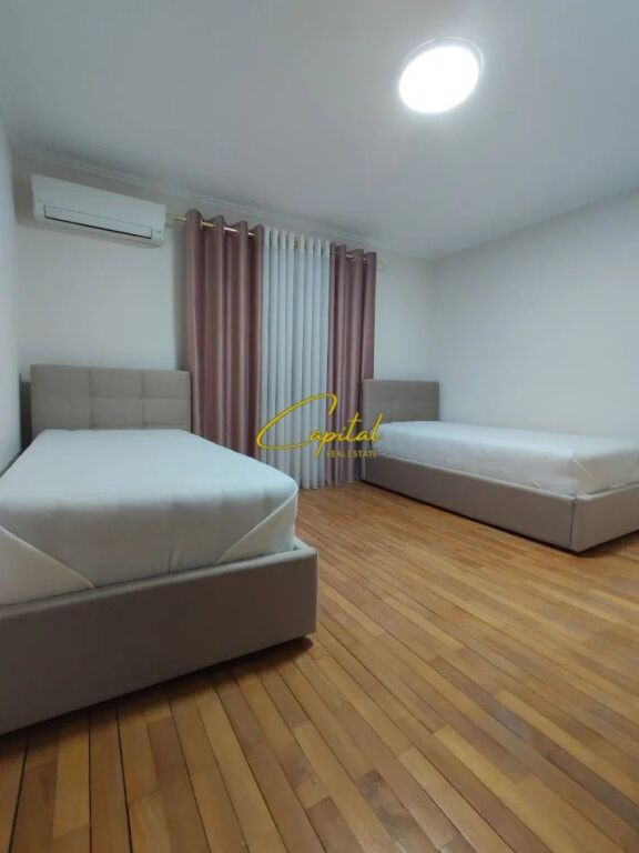 APARTAMENT ME QIRA 2+1 RRUGA FORTUZI 800 EURO