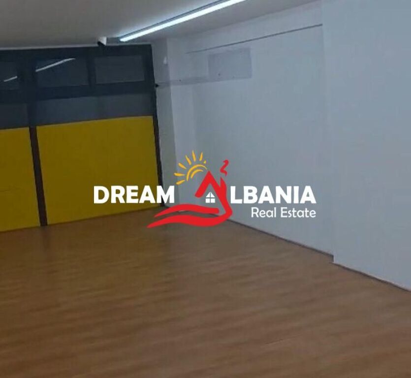 Jepet dyqan dyblex me qera ne rrugen Islam Alla, Tirane (ID 42711089)