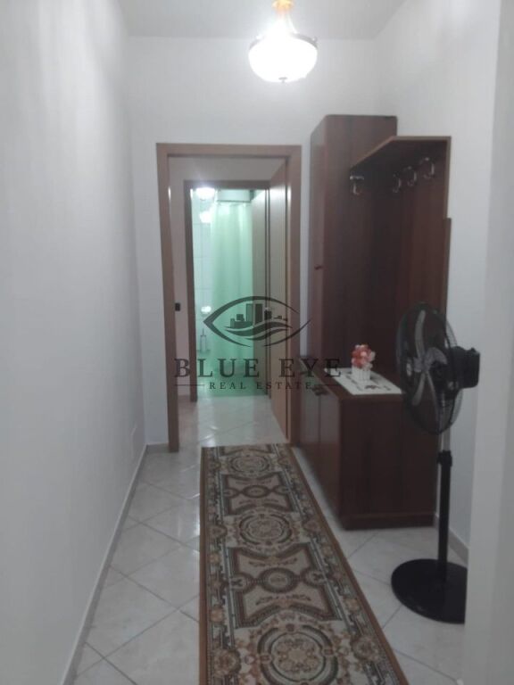 Apartament 2+1+2 për Shitje pranë Pallatit të Sportit