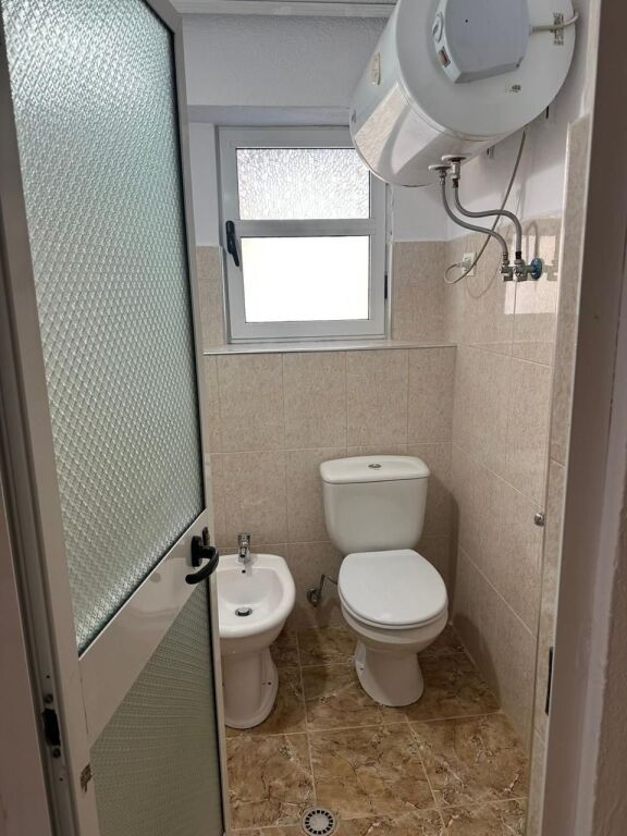 Affitto | Shtëpi private 1 + 1 | Ali Demi | 350 €/mese