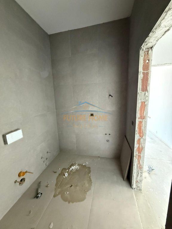 Shitje 1+1, Square21, Rruga e Kavajes. AREA69416