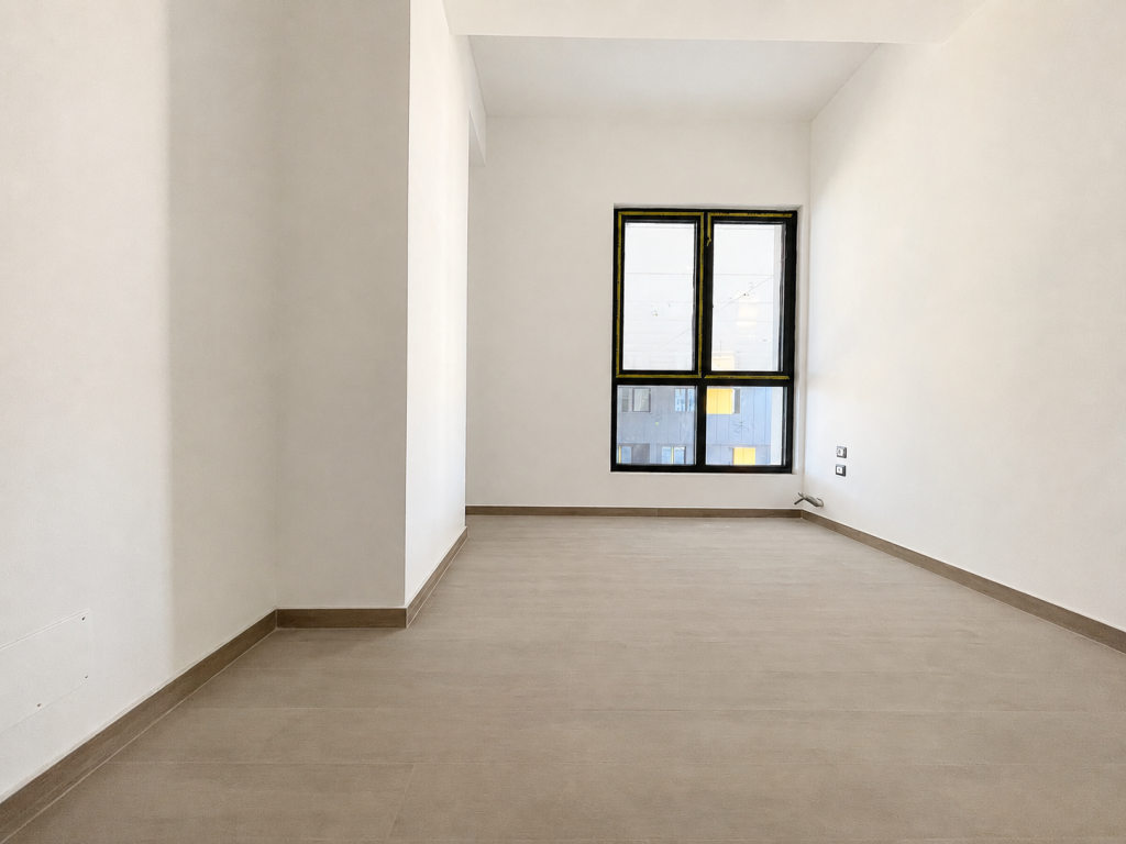 Shitet Apartament 3+1, 140 m² tek Square 21, Tiranë