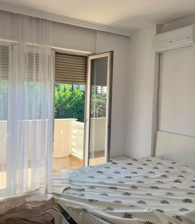 Appartamento in affitto 1+1 a Komuna Parisit