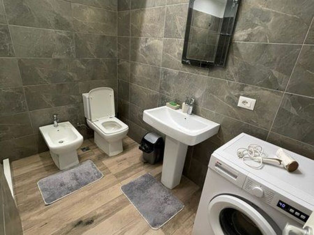 Shitet , Apartament 1+1 , Mine Peza , Tirane