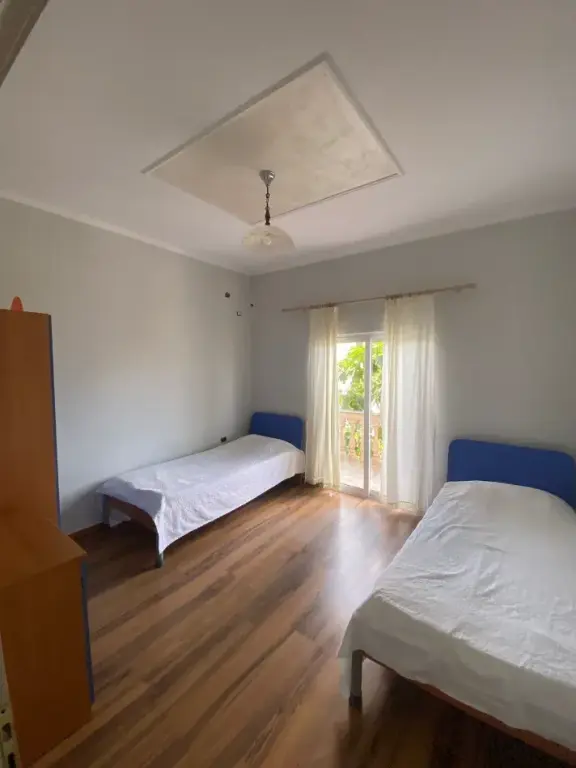 Rent | Apartament 3 + 1 | Rruga Xhebrahimet | 750 €/month