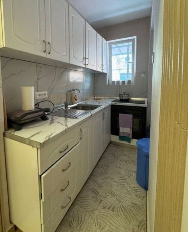 Shitet, Apartament 1+1+ Verande, Kinostudio, Tiranë.