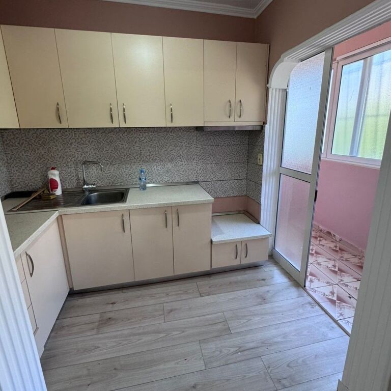 🏡 **Shitet Apartament 1+1 – Rruga Irfan Tomini, Tiranë** ✨
