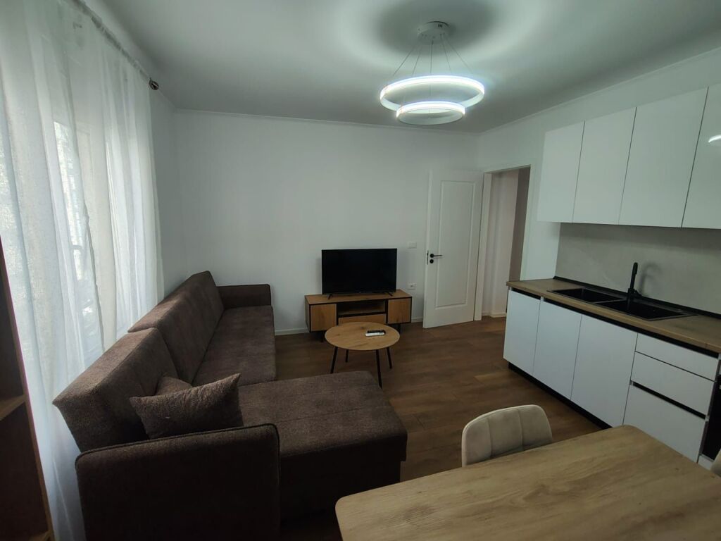 Jepet me qira 1+1 Kinostudio Te UET 500€