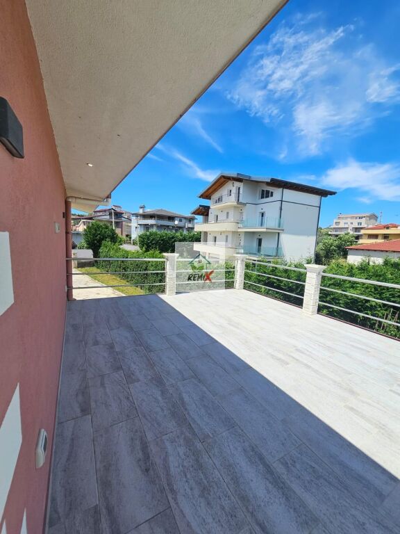 🏡 SUPER VILË LUKSOZE ME QERA – SHËNAVLASH, DURRËS