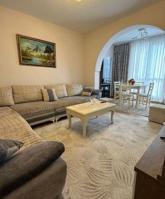 Shitet, Apartament 1+1+ Verande, Kinostudio, Tiranë.
