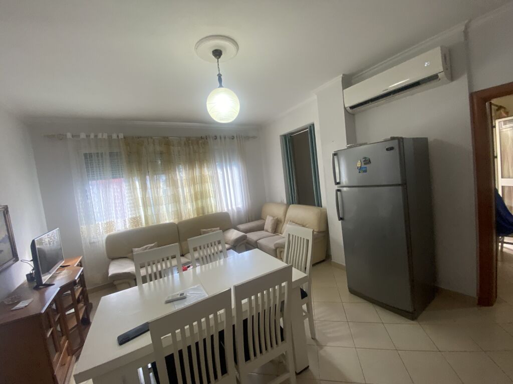 Apartament 2+1 per qera prane Market Aldi Fresk !