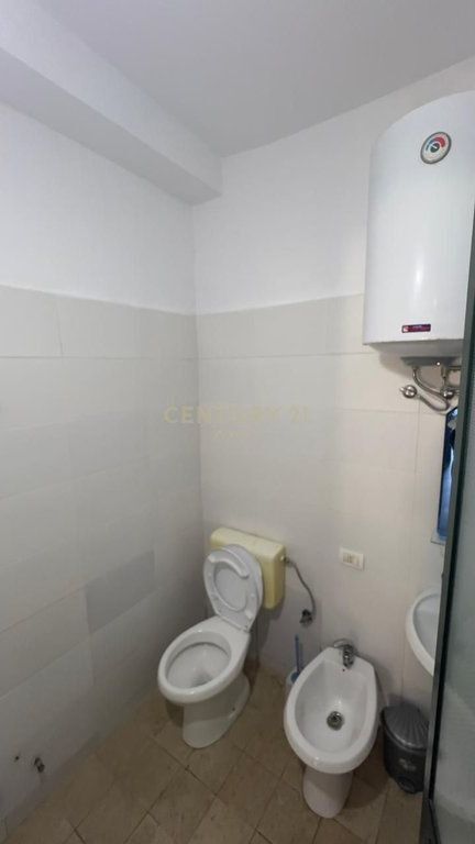 Garsoniere 1+1 Për Shitje në Plazh Hekurudha, Durrës