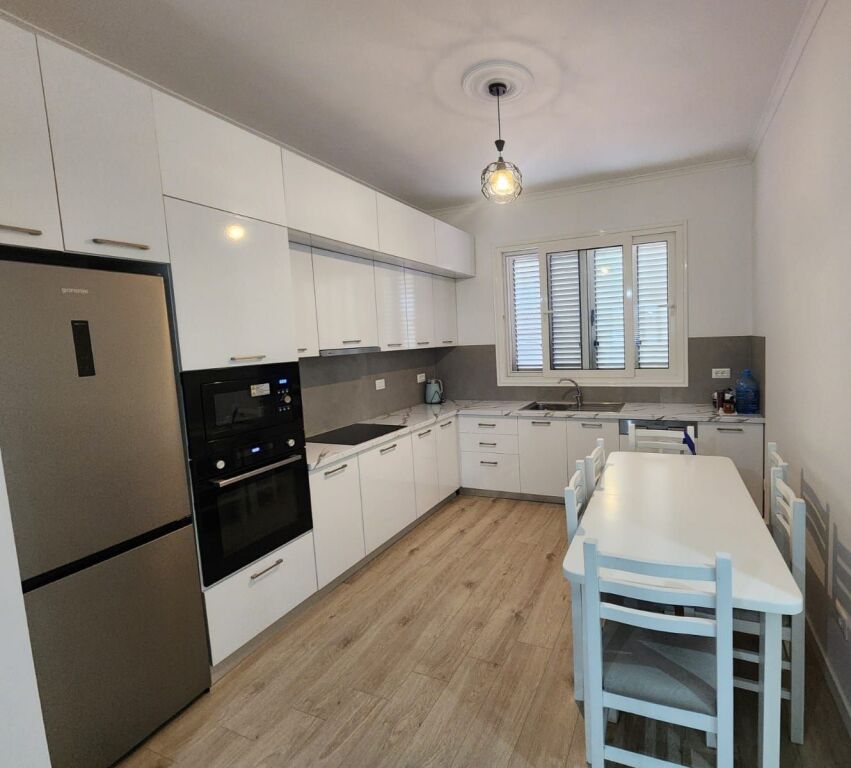 🏡 **JEPET ME QERA SUPER APARTAMENT 2+1 PRANË VALA PARKUT** ✨