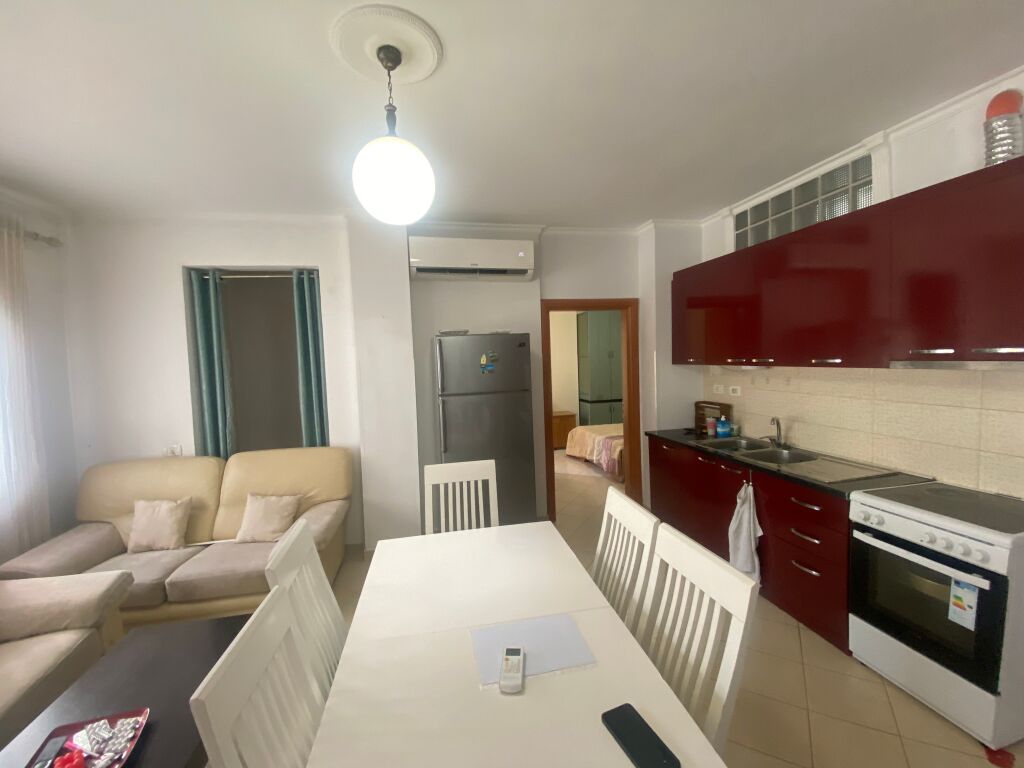 Apartament 2+1 per qera prane Market Aldi Fresk !