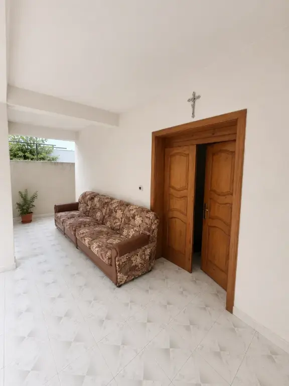 Vendita | Vilë 3 + 1 | 500 m larg QSUT | 200000 €