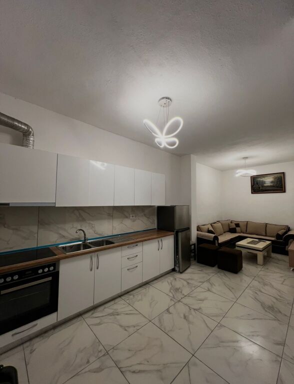 Apartment 2+1. 37000 leke.Siri kodra Street