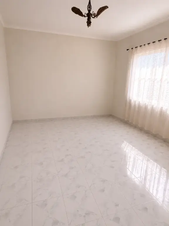 Vendita | Vilë 3 + 1 | 500 m larg QSUT | 200000 €