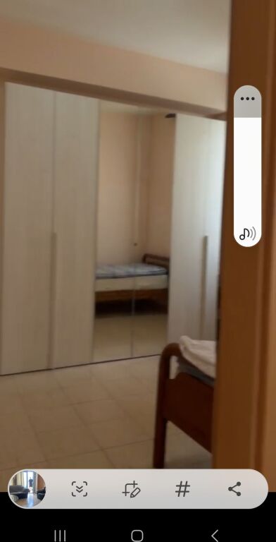 Shitet  apartament  2+1 Rruga  E Kavajës