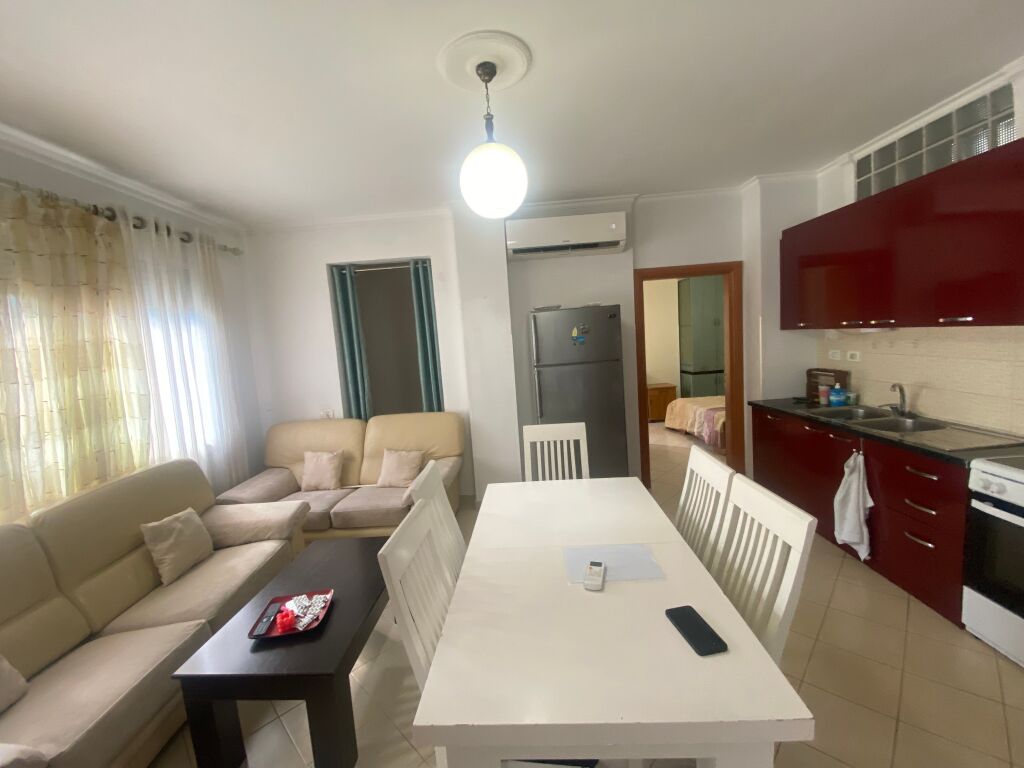 Apartament 2+1 per qera prane Market Aldi Fresk !