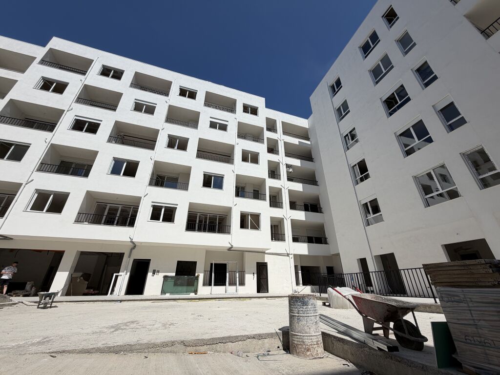 🌊 Shitet Apartament 1+1 📍Golem, Pallatet Alb-Golem