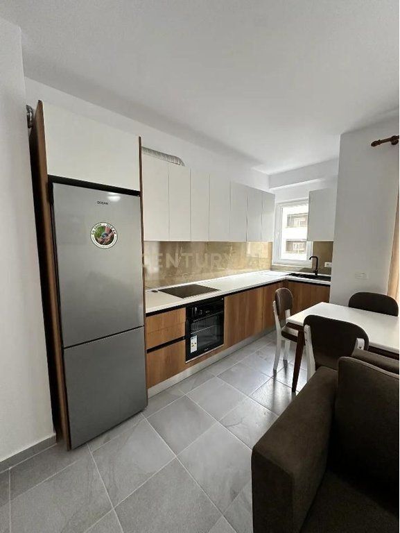 Japim me qera apartament 1+1 ne Laprake.