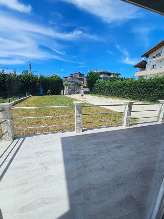 🏡 **SUPER VILË LUKSOZE ME QERA – SHËNAVLASH, DURRËS**