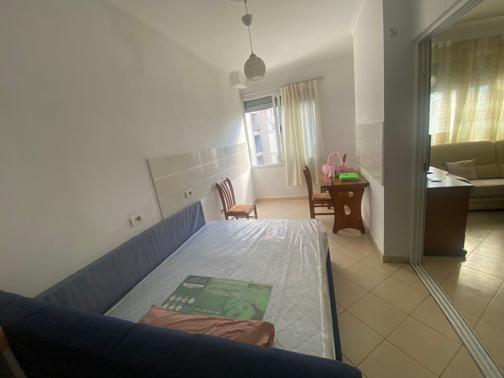 Apartament 2+1 per qera prane Market Aldi Fresk !