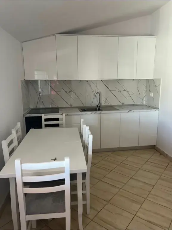 Qera | Vilë 2 + 1 | Paskuqan | 350 €/muaj