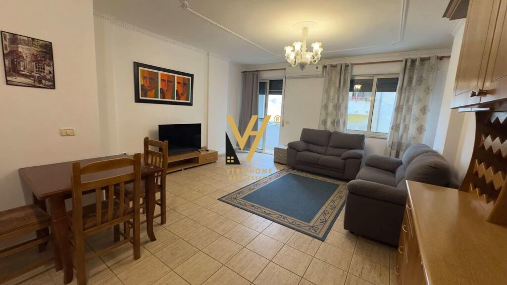 JEPET APARTAMENT 1+1+BLK ME QERA PRANE QENDRES 65.000 LEKE