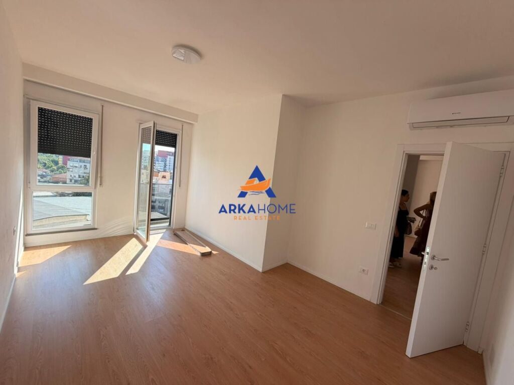 AFFITTASI APPARTAMENTO 2+1+2+BALCONE PRESSO “RESIDENCA STAR BOSKO” 65000 LEK