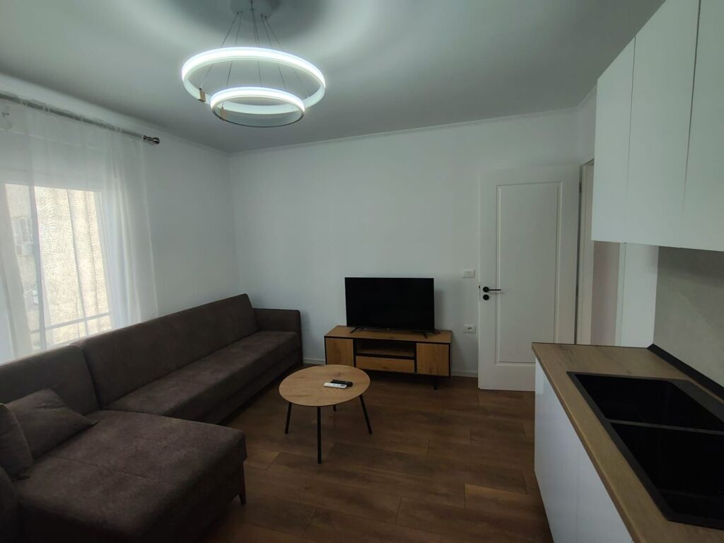 Jepet me qira 1+1 Kinostudio Te UET 500€